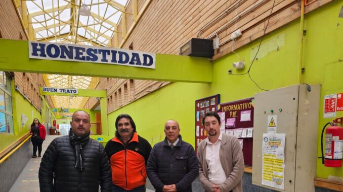 Entrega de sillas de ruedas por el Rotary Club en escuelas rurales de Collipulli para mejorar la movilidad escolar