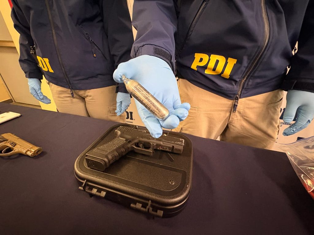 Personal de la PDI realizando diligencias investigativas en Temuco tras detención por secuestro
