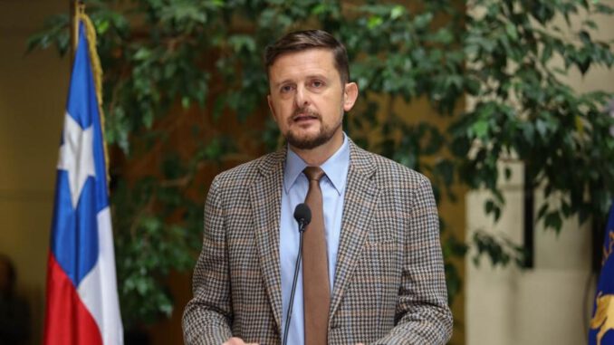 Diputado Stephan Schubert criticando la interpelación al canciller Francisco Pérez Mackenna en el Congreso