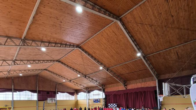 Estudiantes de Cunco participando en un encuentro sociodeportivo organizado por Fútbol Más y Hortifrut