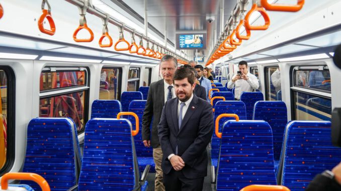 Nuevos trenes modelo SDF de EFE para el transporte de pasajeros en la región de La Araucanía.