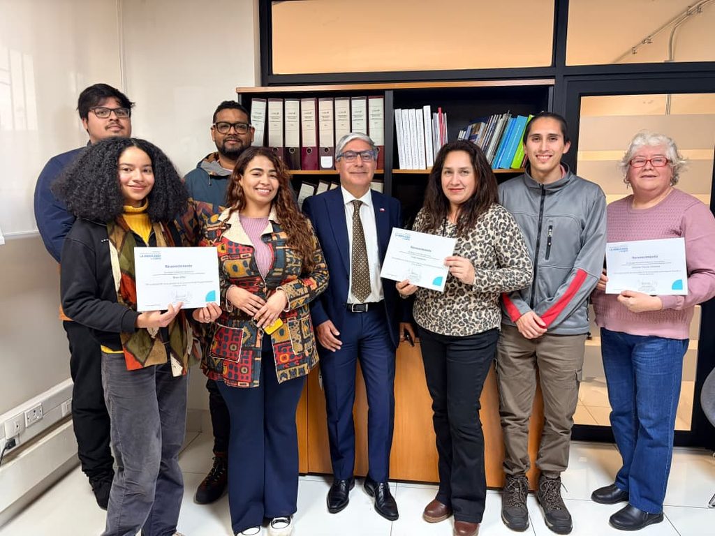 Emprendedores de La Araucanía celebrando la adjudicación de fondos Corfo para proyectos innovadores