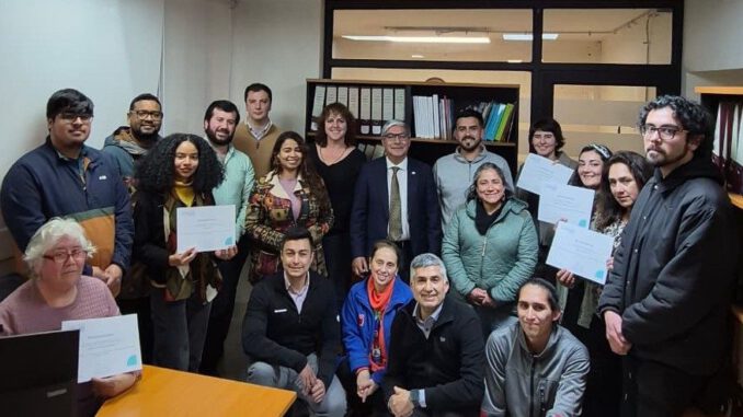 Emprendedores de La Araucanía celebrando la adjudicación de fondos Corfo para proyectos innovadores