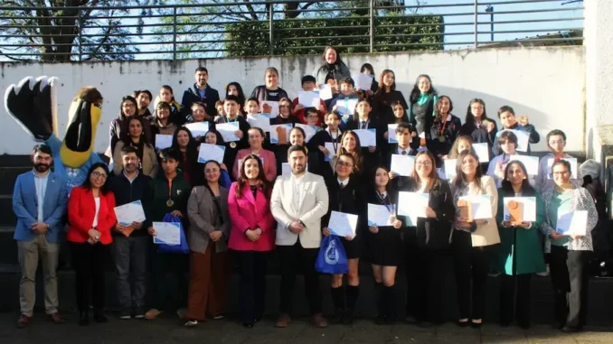 Estudiantes premiados con medallas en las Olimpiadas Regionales de Ciencias Naturales de la Universidad de La Frontera