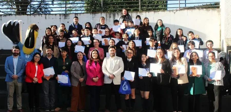 Estudiantes premiados con medallas en las Olimpiadas Regionales de Ciencias Naturales de la Universidad de La Frontera