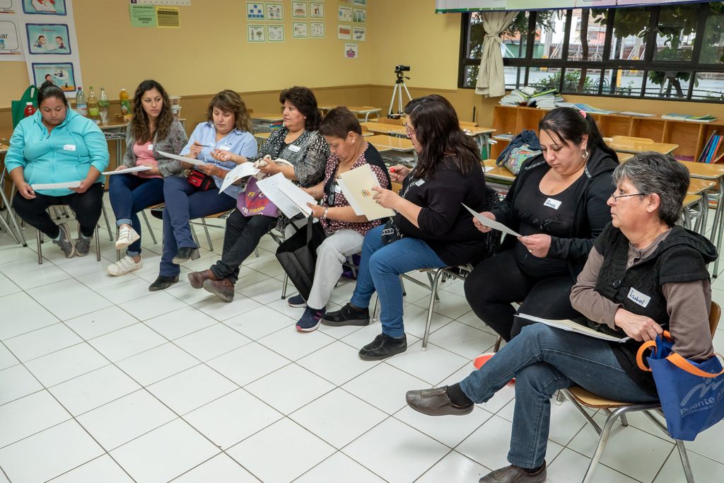 Sesión de apoyo familiar y crianza positiva en el marco del programa Familia Plus