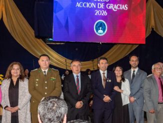 Pastores y fieles evangélicos participando en el culto de Acción de Gracias en Hualpín