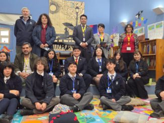 Estudiantes y autoridades en el lanzamiento regional de la Biblioteca Digital Escolar en Temuco