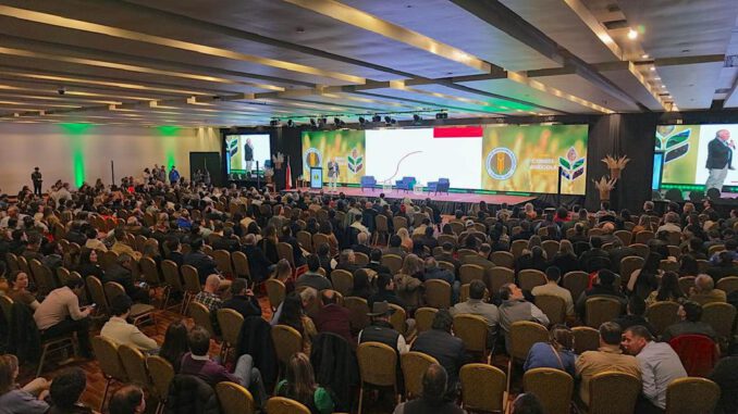 Participantes y especialistas durante la presentación de la Cumbre Agrícola del Sur en Malleco