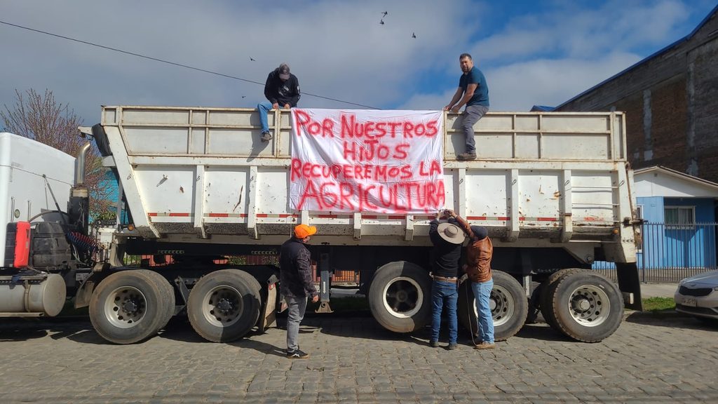 La patria la pagamos nosotros: el peso del costo de vida en los trabajadores chilenos