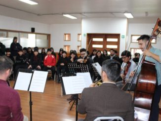 Orquesta Filarmonica de Temuco ofreciendo un concierto educativo en Villarrica junto a la Universidad Autonoma