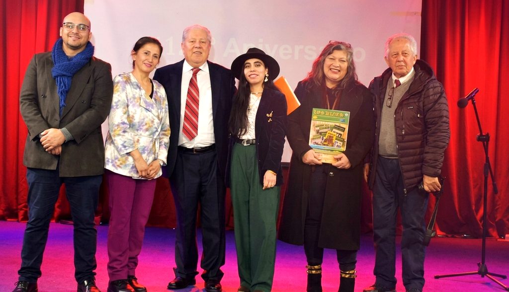 Ceremonia de lanzamiento de la edición 42 de la Revista Los Pinos en el Centro Cultural Waldo Orellana