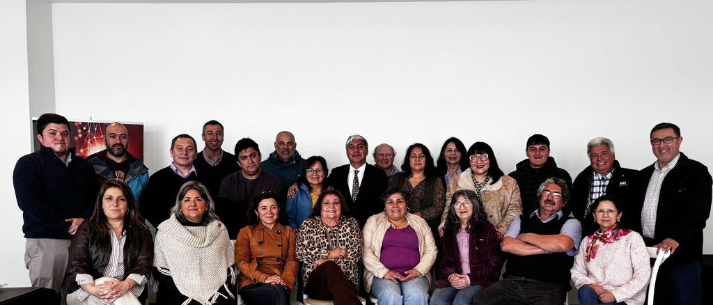 Apicultores participando en el lanzamiento del programa de difusión tecnológica apícola en La Araucanía