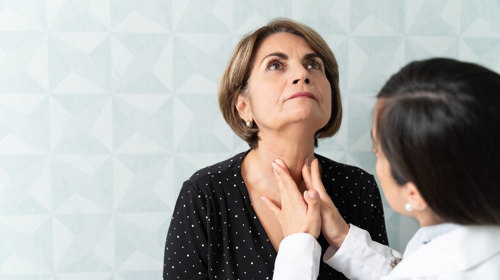 Las mujeres presentan hasta tres veces más riesgo de desarrollar cáncer de tiroides