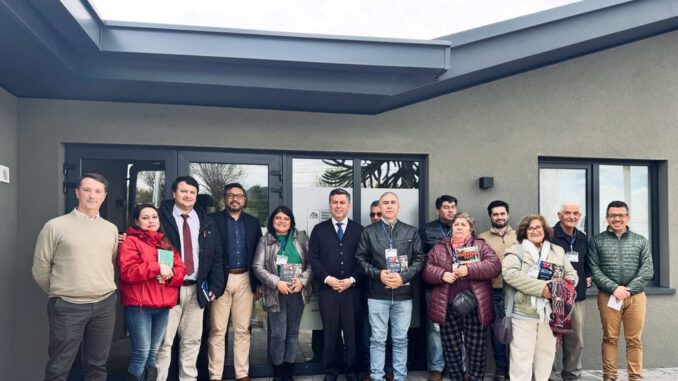 Reunion de autoridades comunales y vecinos por proyectos de agua potable rural en Loncoche