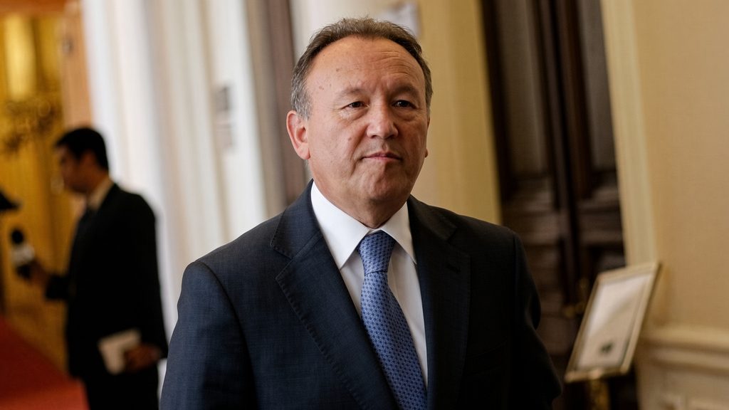 Ministro García Ruminot en el centro de las críticas tras derrota por un voto en reforma de expulsiones