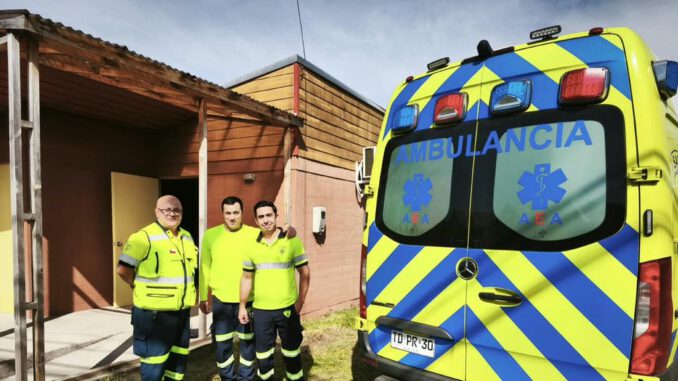 Personal y ambulancia del SAMU en la nueva base operativa ubicada en Labranza, Temuco