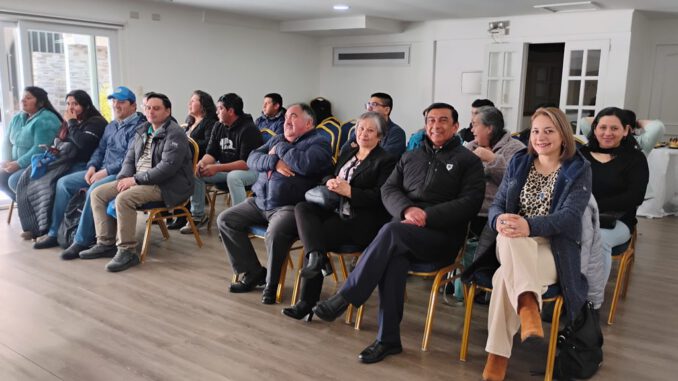 Representantes de comunidades rurales beneficiadas por el Fondo Concursable de AquaChile en La Araucanía