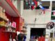 Funcionarios de la PDI y Servicio Nacional de Migraciones realizando controles en Mall Chinos de Temuco
