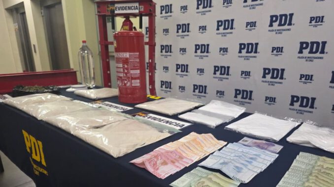 Agentes de la PDI incautan droga oculta en extintores durante la Operación Aluminio