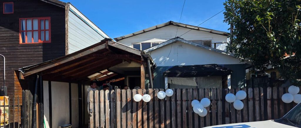 Trabajos periciales de la PDI en una vivienda de Villarrica tras doble homicidio