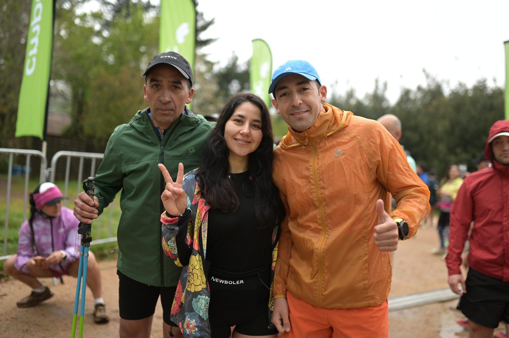 Corredores participando en el evento Pre CMPC Frontera 2026 en el Parque CMPC Pumalal