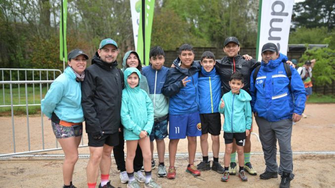 Corredores participando en el evento Pre CMPC Frontera 2026 en el Parque CMPC Pumalal