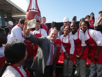 Presidente José Antonio Kast durante el anuncio de inversión de Coca-Cola en Chile