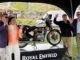 Motocicleta Royal Enfield donada en el campeonato de golf benéfico de la Fundación Niño y Patria