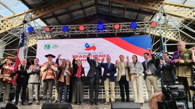 Inauguración de la trigésima versión de la feria Aires del Ñielol en Temuco con autoridades regionales