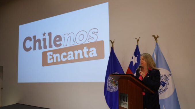 Funcionarios de la PDI y Subsecretaría de Turismo en jornada sobre hospitalidad para visitantes en Chile