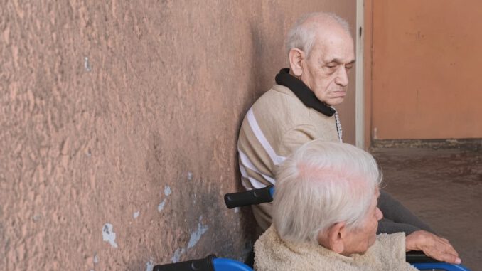 Fachada de un hogar de adultos mayores tras la tragedia en la región de La Araucanía