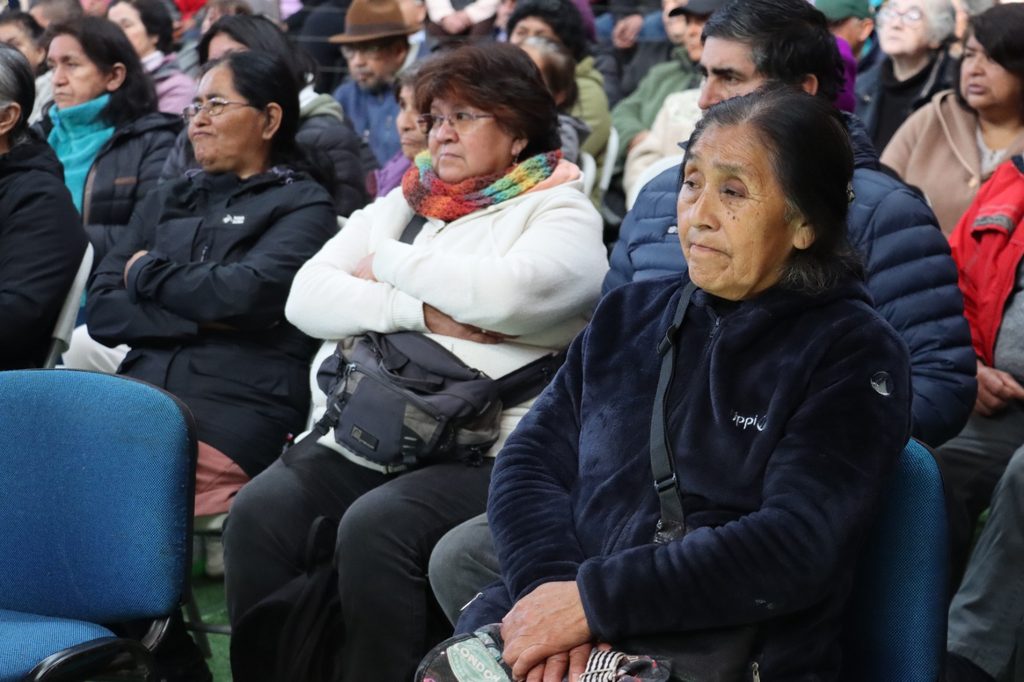 Familias agricultoras de Villarrica recibiendo bono de apoyo por emergencia climática