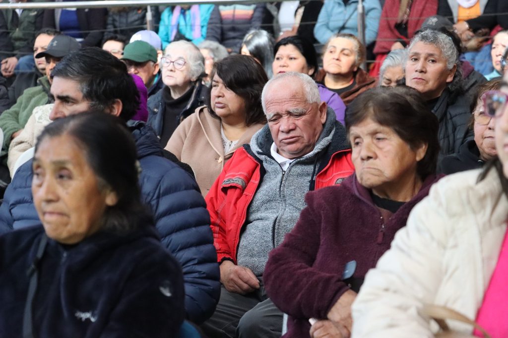 Familias agricultoras de Villarrica recibiendo bono de apoyo por emergencia climática
