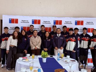 Autoridades regionales junto a deportistas de La Araucanía premiados por sus medallas en los Juegos Suramericanos Santa Fe 2026