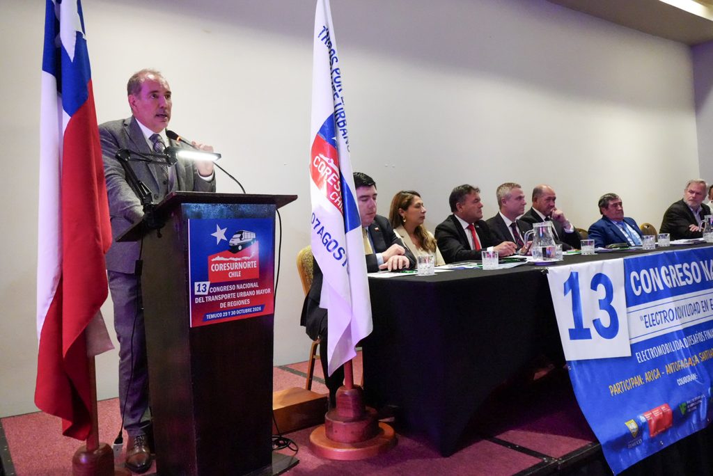 El biministro Louis de Grange inaugurando el XIII Congreso Coresurnorte en Temuco enfocado en la electromovilidad