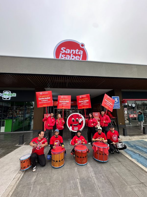 Fachada del nuevo supermercado Santa Isabel inaugurado por Cencosud en la comuna de Lautaro