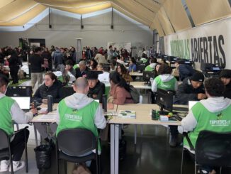 Estudiantes en las instalaciones de CFT IP Santo Tomás Temuco durante el proceso de admision