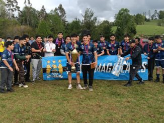 Celebracion del club Magallanes tras coronarse campeones de la Liga de Futbol Rural de Pocoyan en Tolten