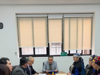 Reunión de comunidades mapuche de Gorbea con el senador Miguel Becker y autoridades de Vialidad por proyecto de pavimentación en Lastarria