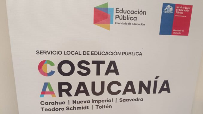 Edificio de la Contraloría General de la República y escuelas en Costa Araucanía