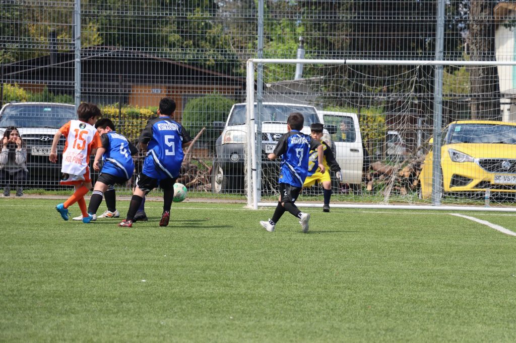 Ninos participando en la Copa Aniversario de futbol formativo del Club Union Lican Ray