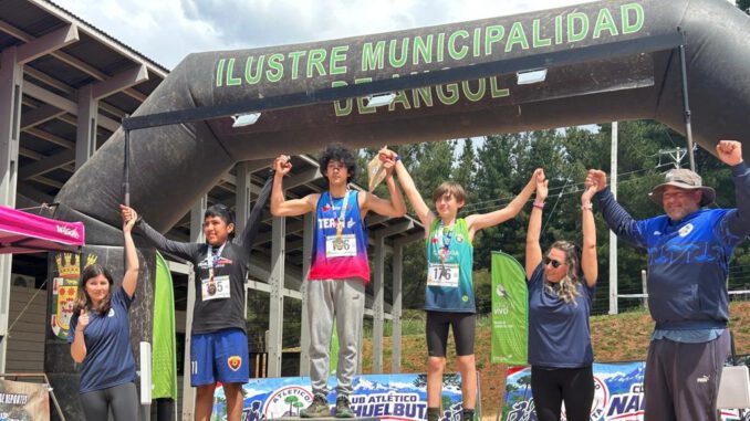 Corredores participando en el evento Cross Country Angol 2026 en el Parque CMPC Junquillar