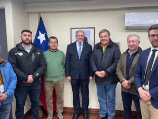 Reunión entre autoridades de La Araucanía y representantes de SalmonChile para analizar el impacto económico de la salmonicultura