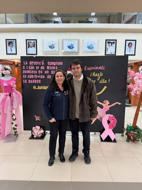 Visita al Hospital Regional de Temuco por el cierre del mes rosa para promover la mamografía