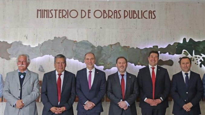 Diputado Cristián Neira reunido con alcaldes de la costa de La Araucanía y autoridades de transporte