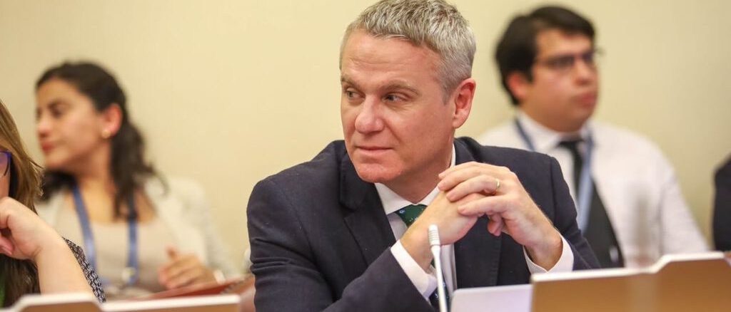 El diputado Tomas Kast junto a alcaldes de La Araucania en reunion con la Subdere