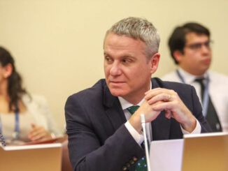 El diputado Tomas Kast junto a alcaldes de La Araucania en reunion con la Subdere