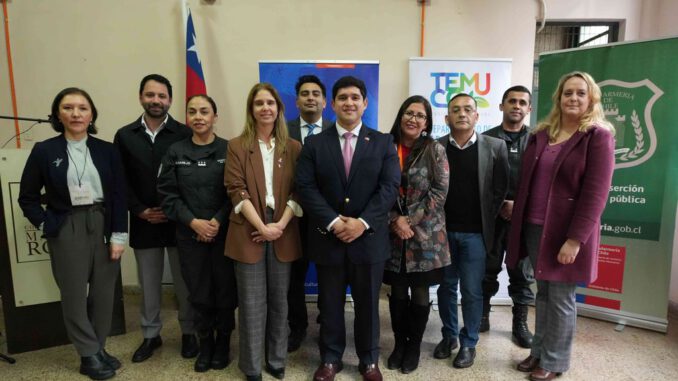 Ceremonia de certificación del laboratorio de escritura creativa en el Centro de Cumplimiento Penitenciario de Temuco