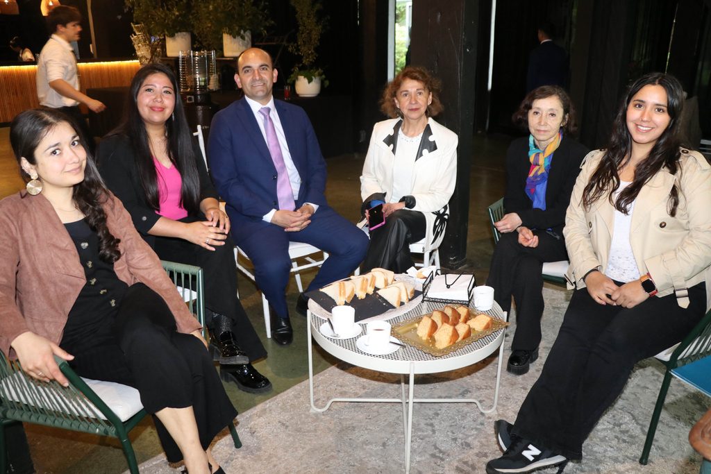 Estudiantes del Liceo Bicentenario Politécnico Villarrica participando en seminario de innovación y emprendimiento
